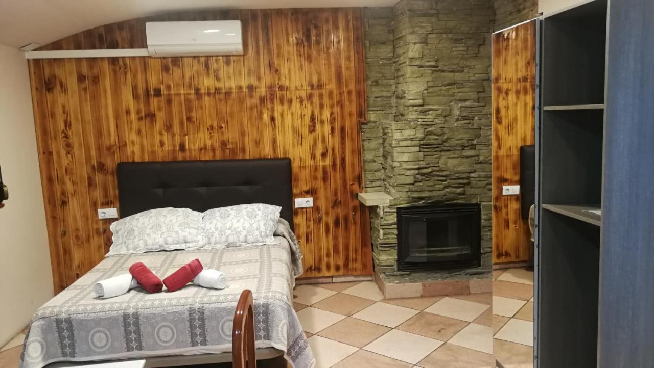Hostal Escarla Aren Zewnętrze zdjęcie
