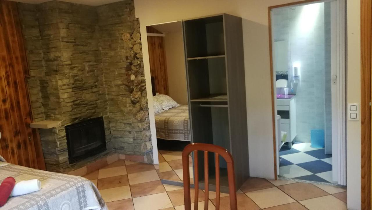 Hostal Escarla Aren Zewnętrze zdjęcie